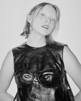 Editorial-CloseUp-Iris-Fotograf-Marcus-Rex-Berlin-Dailani-Portrait-38 